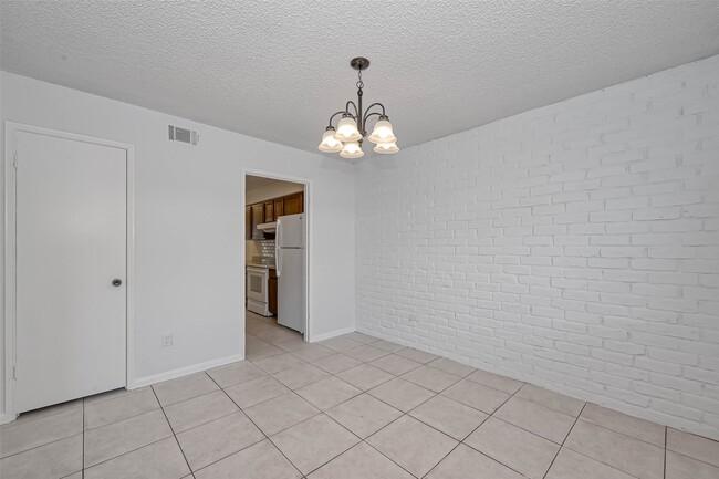 Building Photo - 14179 Misty Meadow Ln
