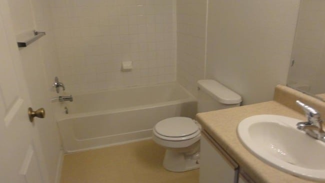 Building Photo - Waterford Townhomes