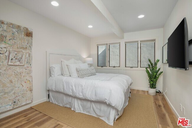 Building Photo - 24456 Malibu Rd