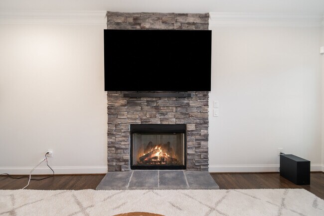 Building Photo - 6006 Tanoak Ct