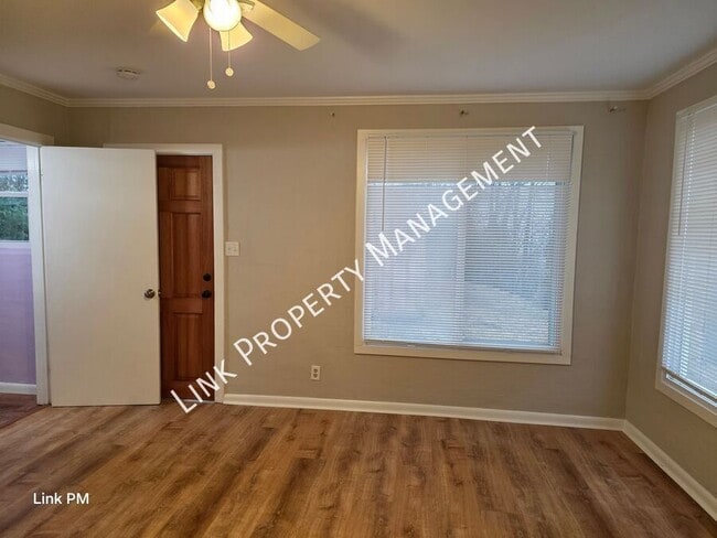 Building Photo - 3731 Knollwood Dr