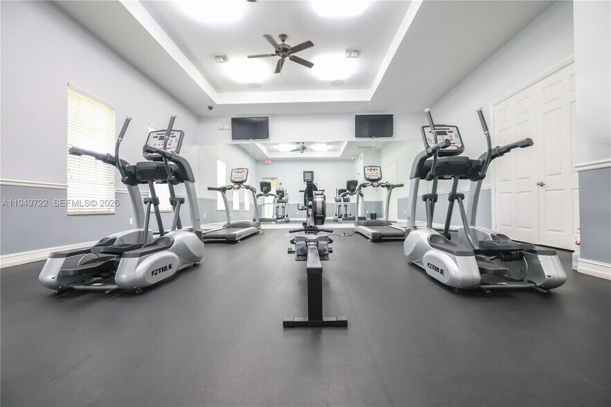 Building Photo - 16122 Poppyseed Cir