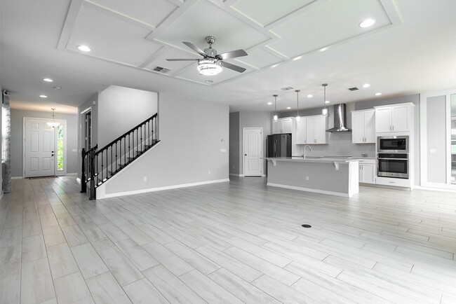 Building Photo - PRATICALLY BRAND NEW HOME IN GATED COMMUNITY!