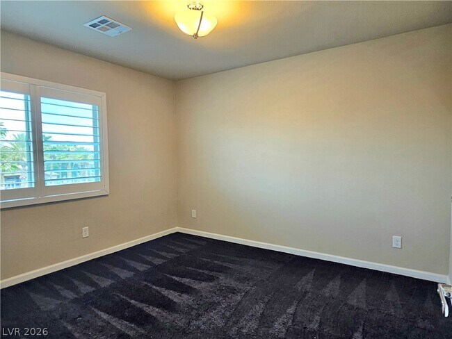 Building Photo - 8016 Carpenter Creek Ave