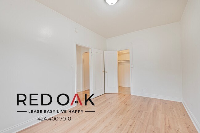 Building Photo - 5757 Franklin Ave