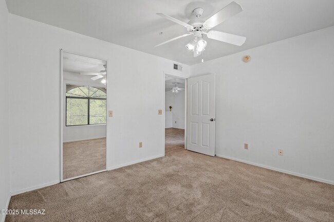 Building Photo - 5751 N Kolb Rd