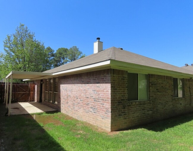 Building Photo - Charming 3 Bedroom, 2 Bath House in Flint-...