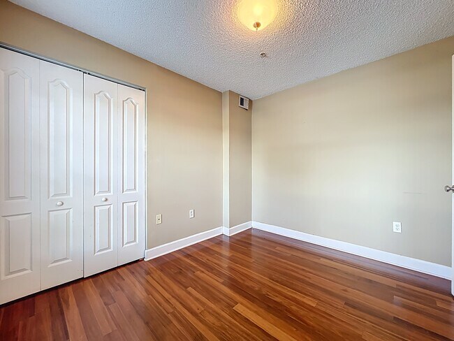 Building Photo - 2065 Dixie Belle Dr