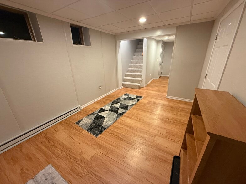 Building Photo - 5 Ravine St