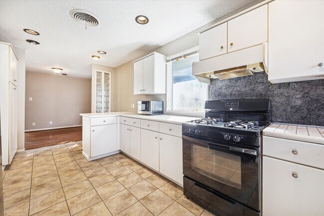 Building Photo - 2712 W Holcombe Blvd