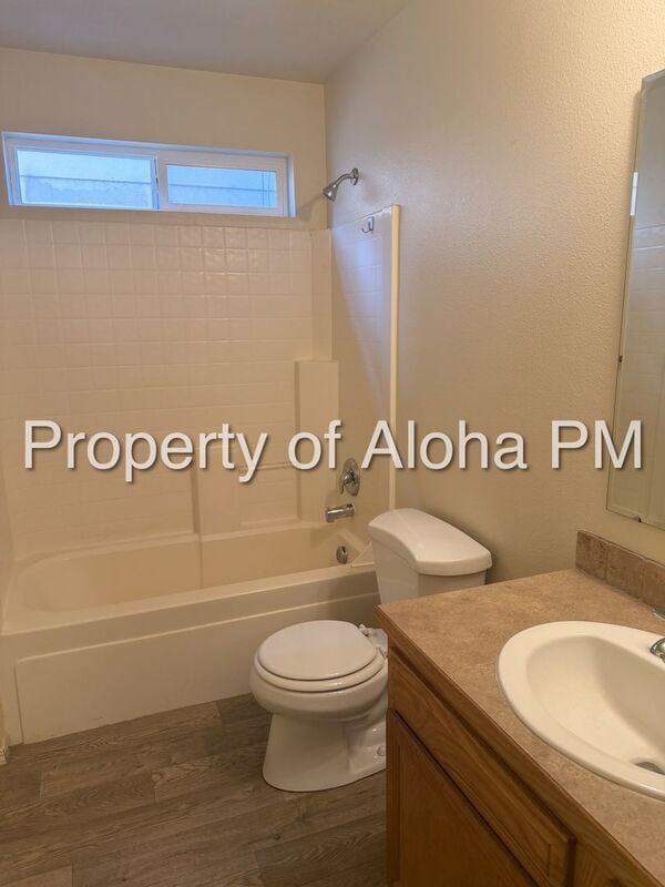 Building Photo - 1037 W Pine Ave