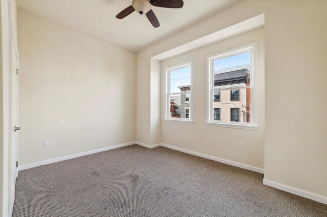 Building Photo - 1815 W Montgomery Ave