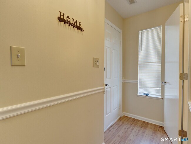 Building Photo - 155 Redstone Hl Rd