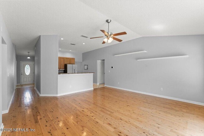 Building Photo - 1333 Lindseys Xing Dr