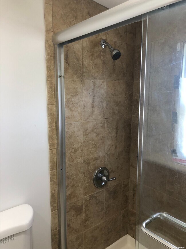 Building Photo - 231 Evergreen Ave