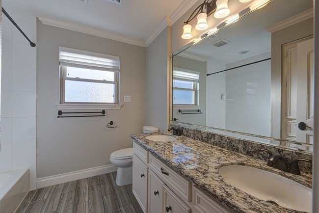 Building Photo - 607 Ellingham Dr