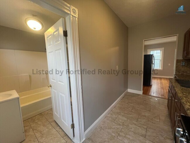 Building Photo - 265 Middle St