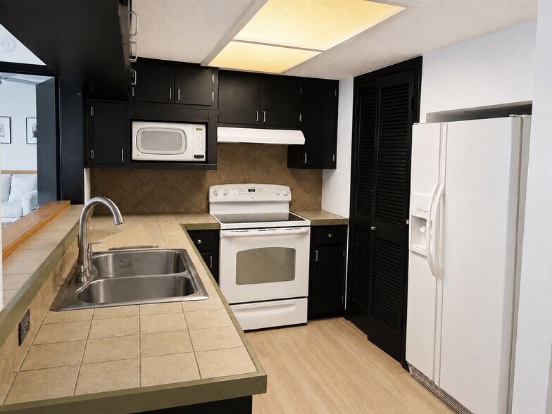 Building Photo - 3215 W William Cannon Dr
