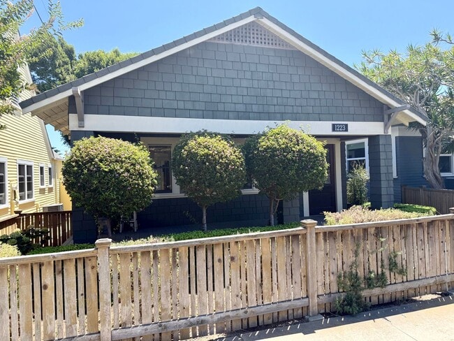 Building Photo - Charming Mission Hills Craftsman