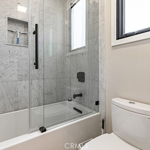 Building Photo - 32 Dauphin