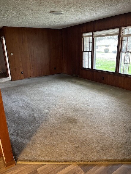 Building Photo - 803 Nichols St