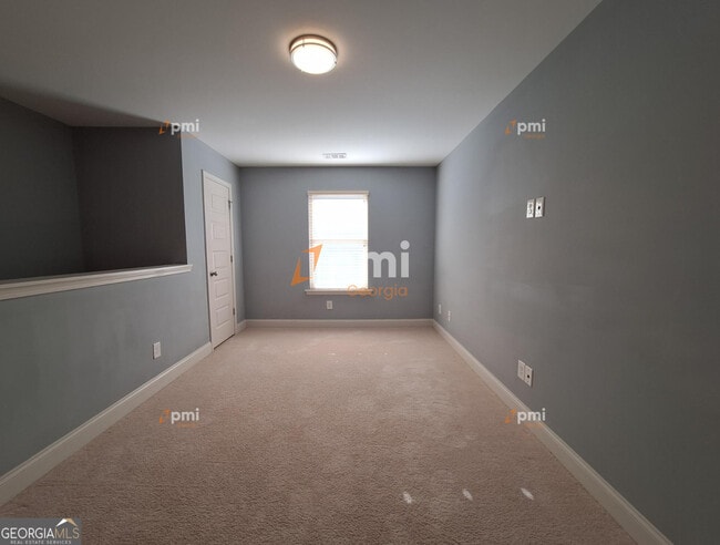 Building Photo - 2449 Boulder Rd SE