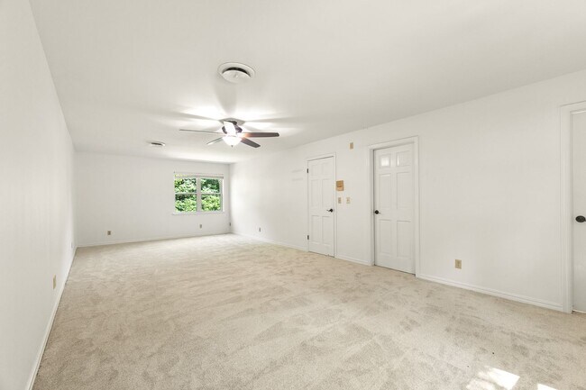 Building Photo - 2825 Inwood Ln