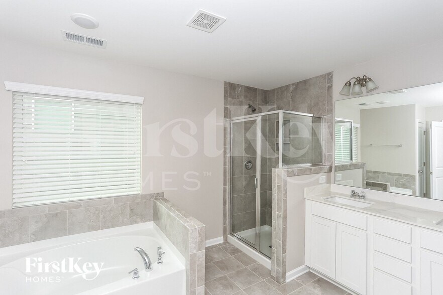 Building Photo - 106 Emperors Trl