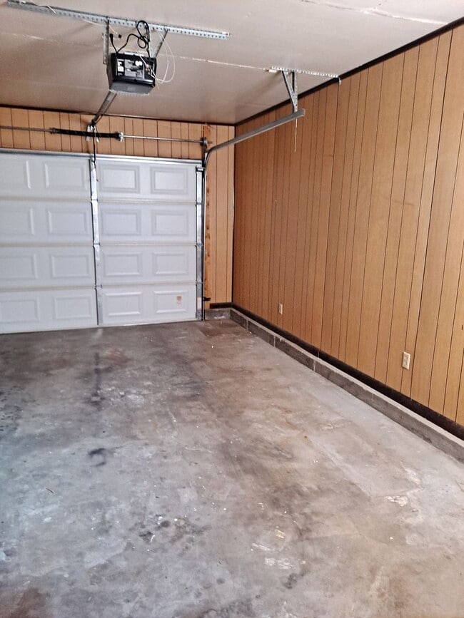 Building Photo - 936-10 Molello   #25-27 Villa Drive