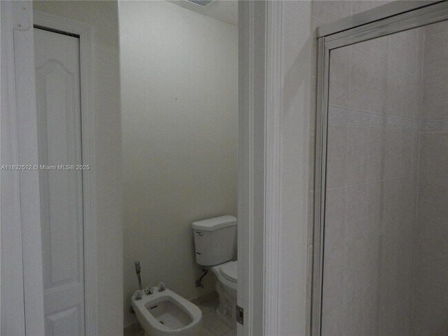 Building Photo - 320 SW 87th Ct