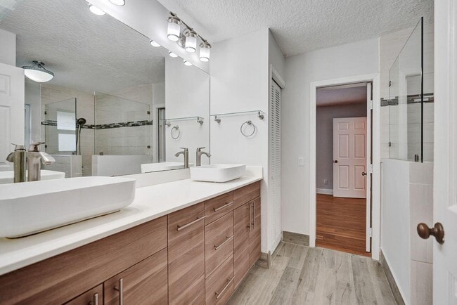 Building Photo - 1283 Barnstaple Cir