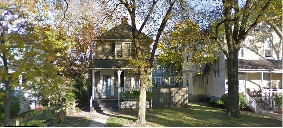 Building Photo - 2141 Maple Ave