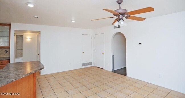Building Photo - 4741 W Red Wolf Dr