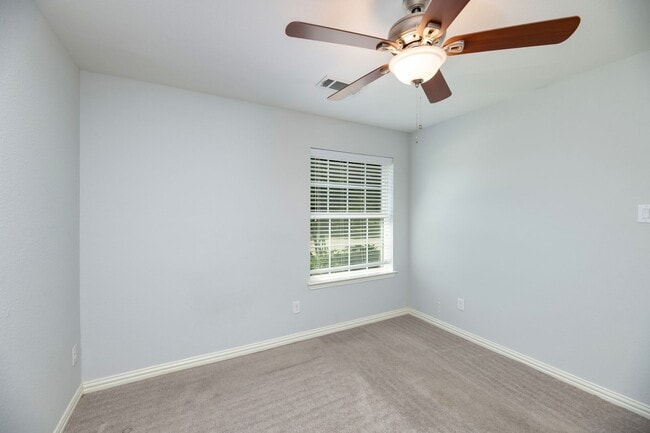 Building Photo - Creekside Townhomes