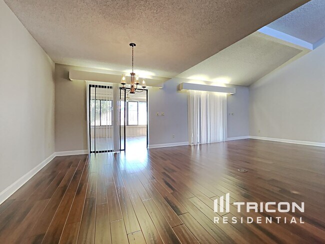 Building Photo - 1507 Teakwood Dr