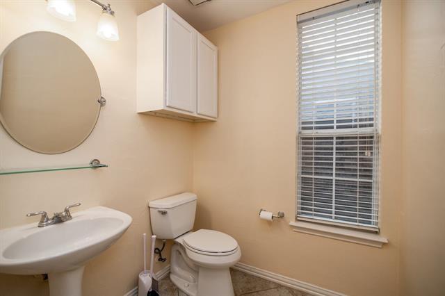Building Photo - 2313 Dampton Dr