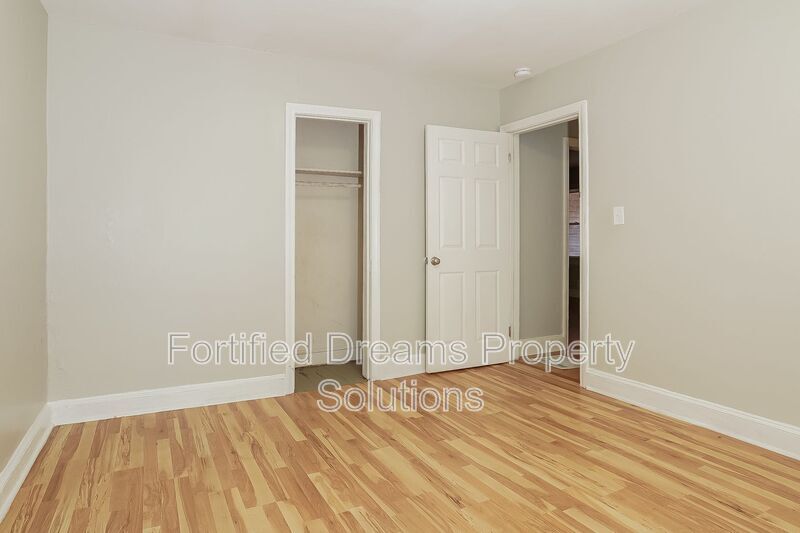 Building Photo - 421 E Twenty-Fourth St