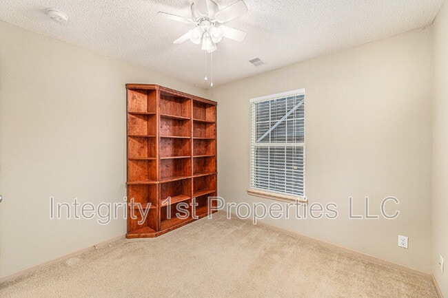 Building Photo - 4448 NE 83rd Terrace