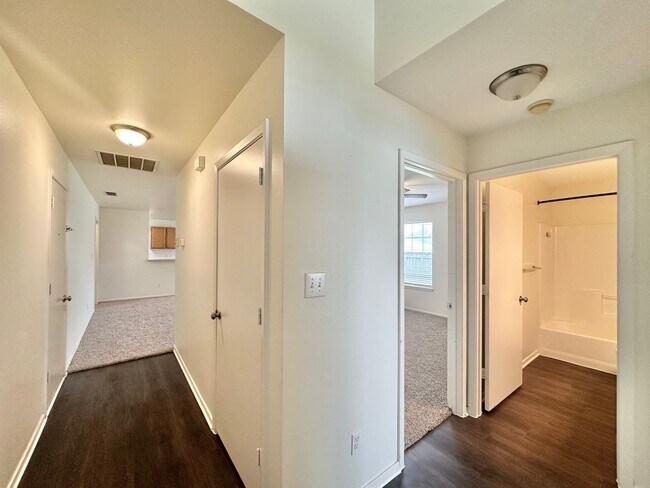 Building Photo - 3-Bedroom Home on Corner Lot in Whitehouse...