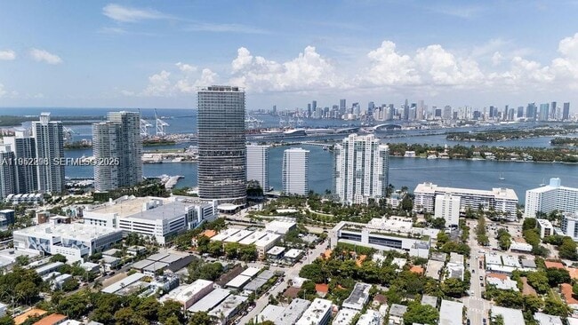 Building Photo - 1050 7th St