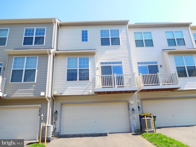 Building Photo - 9828 Smithview Pl