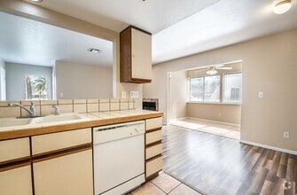 Building Photo - Great 2 Bedroom Condo