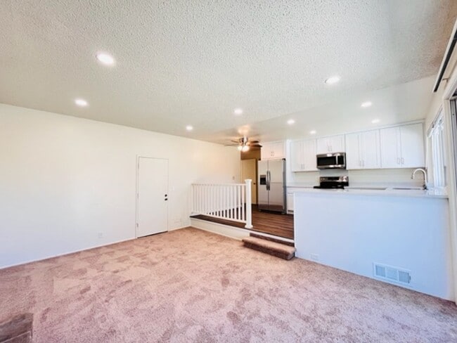 Building Photo - Move-In Ready 4BD/2BA Single Story, Ranch-...