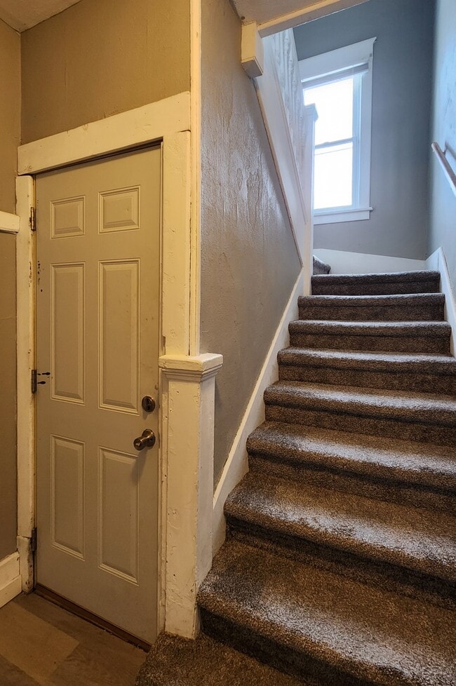 Building Photo - 1228 10th St N