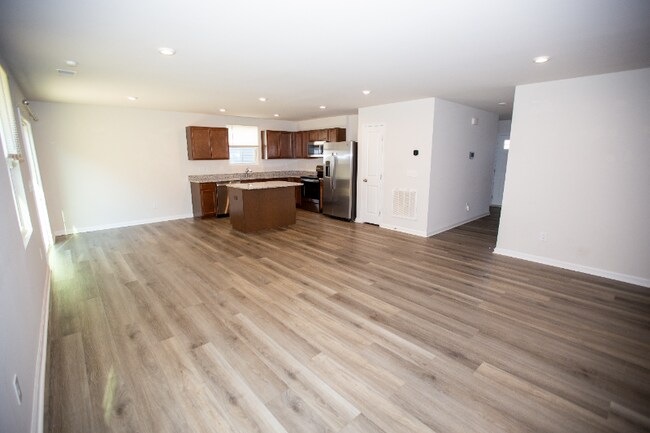 Building Photo - 209 Creighton Ridge Dr