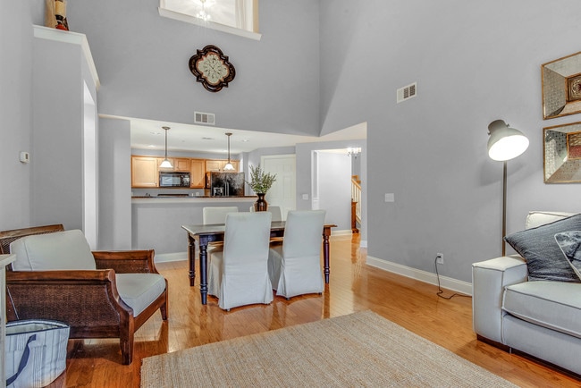 Primary Photo - 3201 Aspen Grove Dr