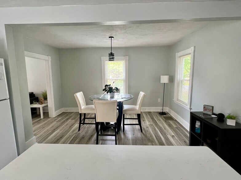 Dinning - 203 Hall St