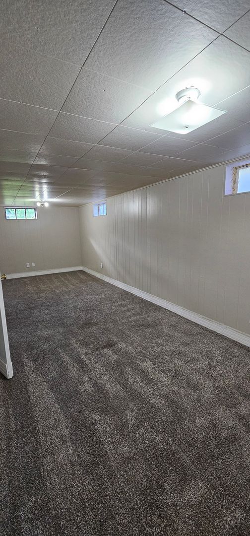 Building Photo - 4 Bedroom House for rent