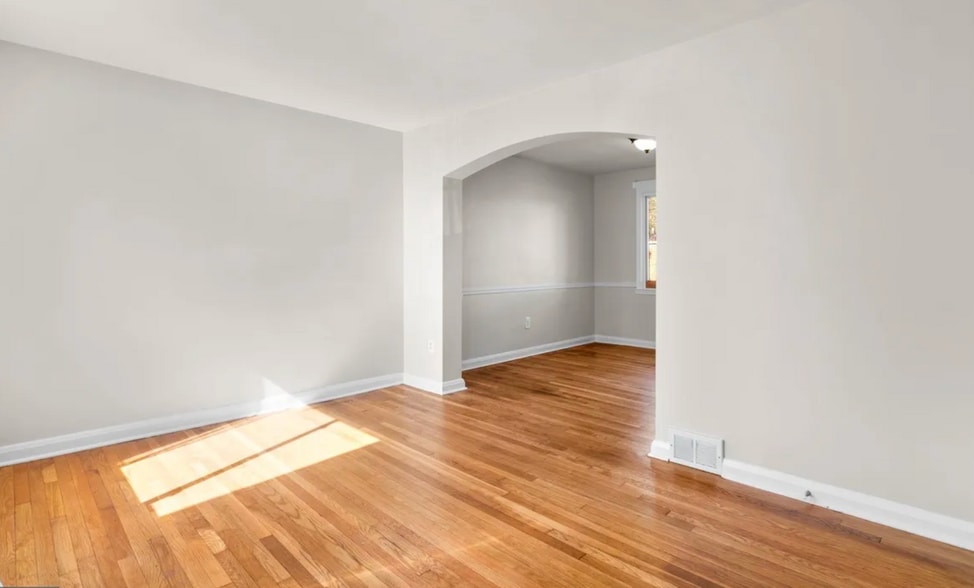 Building Photo - 1420 Cedarcroft Rd