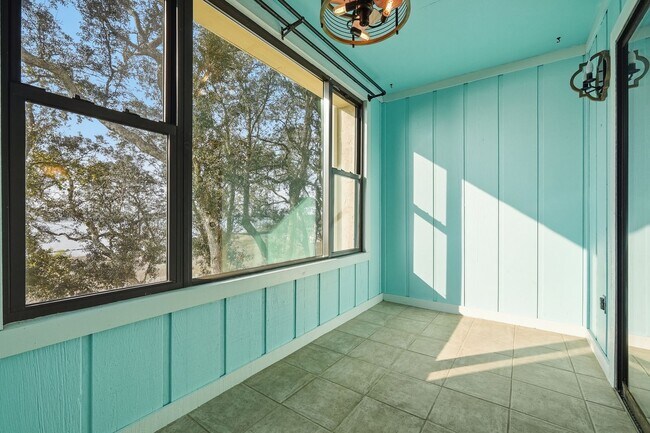 Building Photo - Premier Marina Cove end unit!!   Coastal Lifestyle at its BEST!!